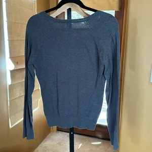Gap Factory Cotton Essential V-neck Gray Sweater Size Small thumbnail 4
