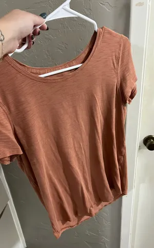 lululemon top thumbnail 1
