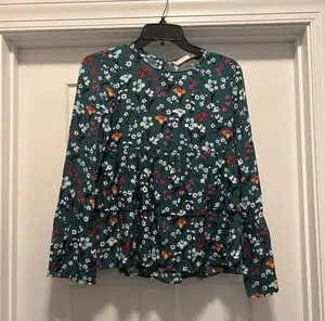 New Zara Lightweight Floral Green Long Sleeve Peplum Top Sz Medium Button Back thumbnail 1