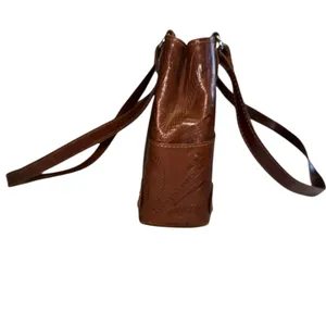 Vintage • Beautiful Embossed Leather Shoulder Bag • Made in Paraguay thumbnail 4