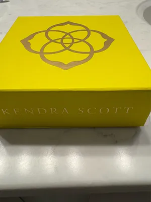 Kendra Scott Gold Rose Necklace  thumbnail 4