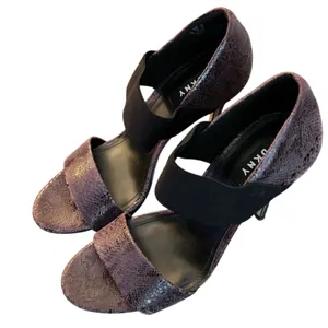 DKNY Iva Stiletto Sandals High Heels- Two Tone Garnet Size 9 thumbnail 6