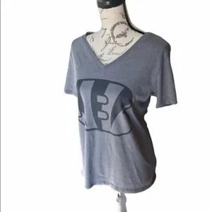 NFL T-Shirt Women's Size Medium Gray thumbnail 6