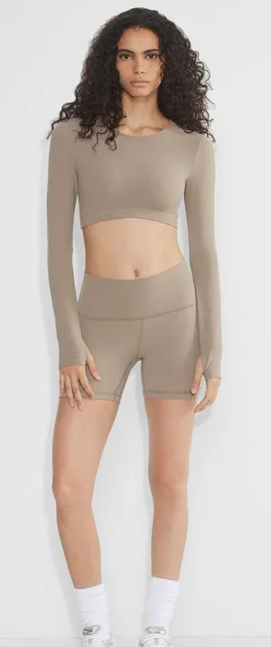 Aritzia BUTTER Mobility Longsleeve Crop Top - workout top in nomad Taupe size M thumbnail 1