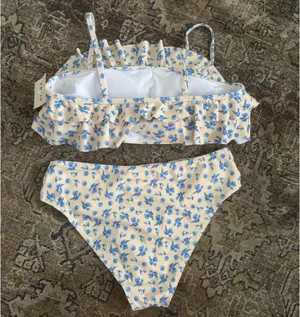 Bathing Suit Yellow Size M thumbnail 2