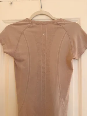 Lululemon Swiftly Tech Short Sleeve Shirt thumbnail 2