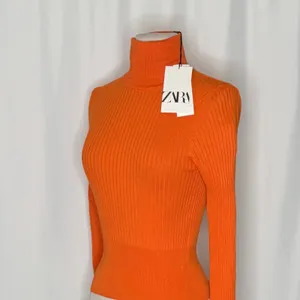 NWT!! ZARA Ribbed Turtleneck Sweater Bright Orange Fitted Knit Cropped Small thumbnail 8