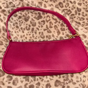 Betsey Johnson Shoulder Bag thumbnail 2