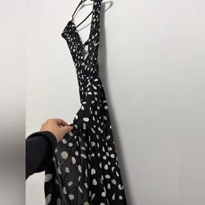 GB Black & White Polka Dot Maxi women’s size XS Dress Deep V Open Back(E47)✨ thumbnail 11
