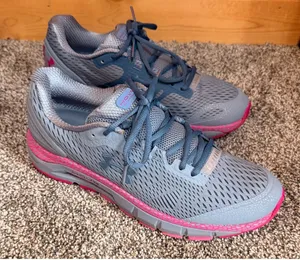 Under Armour HOVR Guardian 2 Womens Gray Pink Running Shoes 3022598-403 Size 12 thumbnail 1