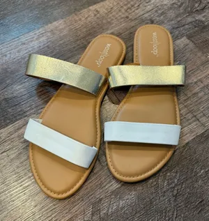 NWOT West Loop White and Gold Strappy Flat Sandals Size 7/8 Summer Vacation thumbnail 1