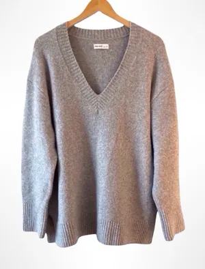 Nine West Light Gray V‑Neck Sweater – Size Large. Oversized fit thumbnail 1