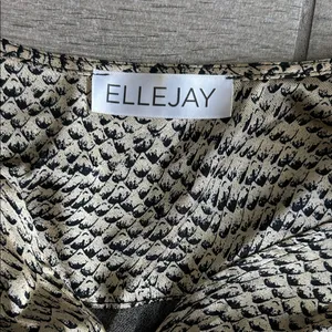 Patterned Crop Top thumbnail 2