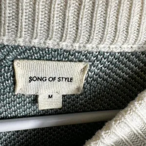 N164. Song of Style green and white checkered sweater Size M thumbnail 2