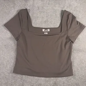 Aritzia Babaton Contour Squareneck T-Shirt xl taupe thumbnail 1