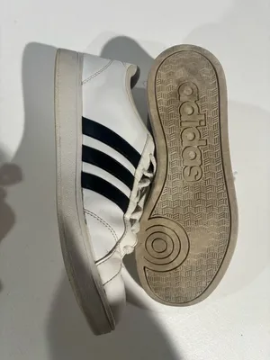 Adidas 7.5 women’s sneakers white and black thumbnail 5