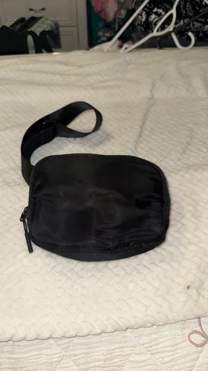 Black crossbody pouch thumbnail 2