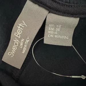 SWEATY BETTY Delight Luxe Fleece Pullover Size 4‎ Navy Blue Cropped Sweatshirt thumbnail 5