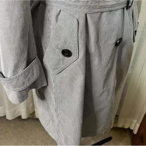 GAP Women’s Blue Pinstriped Double Breasted Trench Coat Medium Belted Classic thumbnail 11