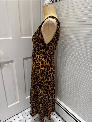 Socialite Deep double v neck leopard print sleeveless dress with pockets. Size Small. thumbnail 3