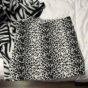 Cheetah/leopard print skirt Black thumbnail 1