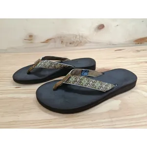 L.L. Bean Women's Maine Isle Flip Flops Brown Sun Motif Thong Sandals Size 7 M thumbnail 2