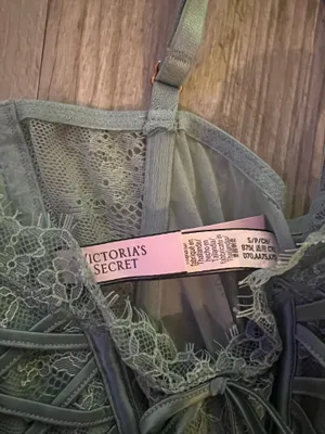 Victoria’s Secret Lace Corset thumbnail 3