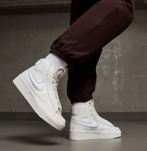Nike Blazer Victory Mid Lace Up Leather Sneakers Summit White Light Cream DR2948 thumbnail 1