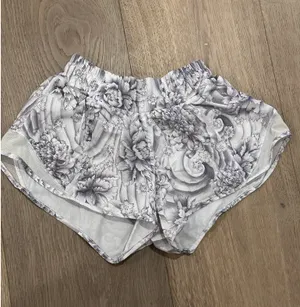 Lululemon Hotty Hot Shorts 2.5" - Grey Pattern thumbnail 1