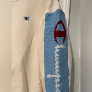 NWT Champion Heavyweight Reverse Weave Knit Sleeve Logo Cream Crew Neck Size M thumbnail 3