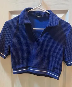 AO Sports collared crop top size M thumbnail 1