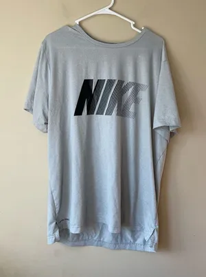 nike tee  thumbnail 1