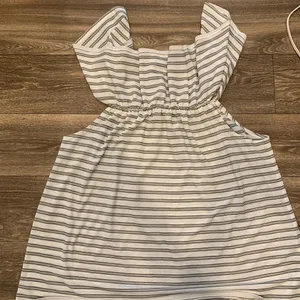 Ivanka Trump Off The Shoulder Top Size XL Wear off shoulder or on Has Stretch thumbnail 2