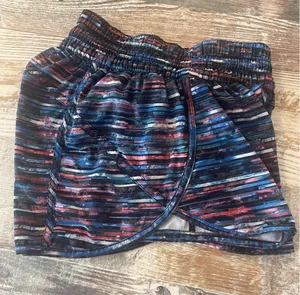 Lululemon Training Women's Training Shorts Size 4 thumbnail 6