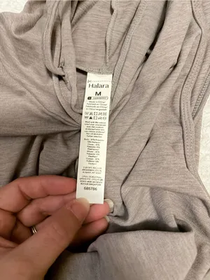 Halara medium Women's Heather Grey cropped Sleeveless Hooded Top thumbnail 4