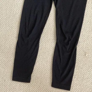 Lululemon Align HR Pant 25” Black 2017 Version Leggings High Rise Nulu Size 6 thumbnail 3