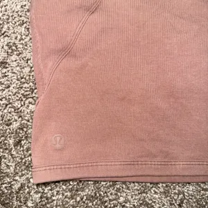 Lululemon Align T-Shirt Womens 4 Mauve Excellent Ribbed Cropped Scoop Neck Tee thumbnail 4
