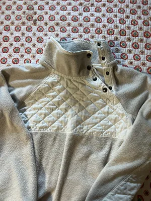 Abercrombie & Fitch Asymmetrical Quilted Fleece Pullover Ivory size small thumbnail 3