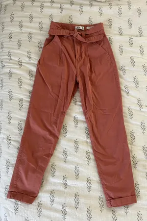 Hollister Pants thumbnail 1