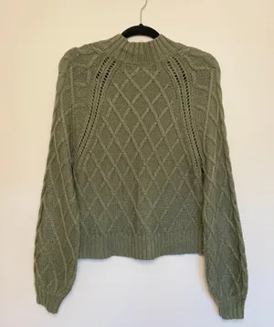 American Eagle Cable Knit Long Sleeve Cropped Sweater, Green, Size S, EUC thumbnail 2