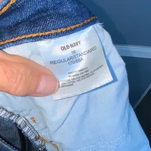 Old Navy Distressed Boyfriend Blue Jean Shorts 16 thumbnail 7