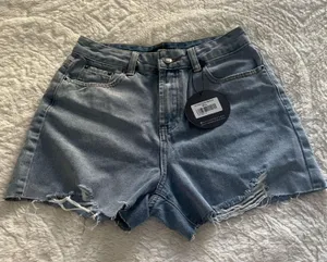 NWT White Fox Boutique On Vacay Denim Shorts thumbnail 4
