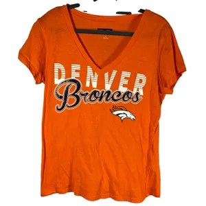 Denver Broncos‎ NFL Womens T Shirt Large Orange Football V Neck Tee thumbnail 1
