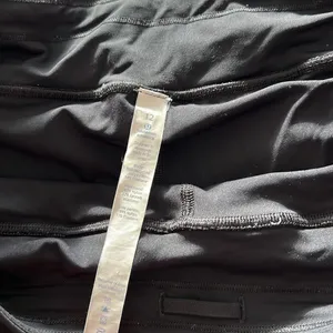 Lululemon Hotty Hot HR Naked Shorts Black 2.5” Size 12 thumbnail 7