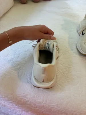 Nike Athletic Shoes Women’s thumbnail 4