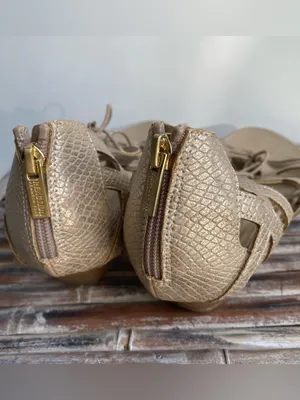 Kenneth Cole Reaction gold crackle texture gladiator sandals summer vacation 9 thumbnail 6