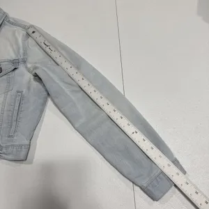 Forever 21 Denim Trucker Jean Jacket Womens Size M Button Up Long Sleeve Blue thumbnail 9