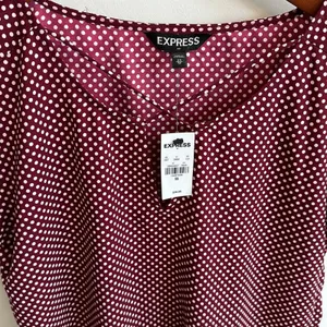 NWT Express Burgundy White Cap Sleeve Polka Dot Blouse Size Women's XS thumbnail 3