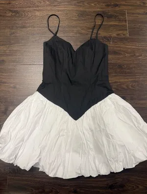 NWT Bardot Lissett Contrast Poplin Bubble Hem‎ Mini Dress - Size US 2 / AU 6 thumbnail 1