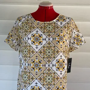 Lulu’s Dandy Lion Medallion Print Shift Dress Sz S thumbnail 3